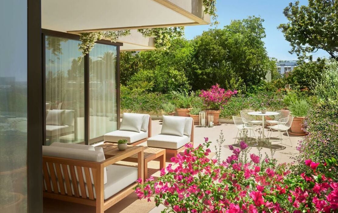The West Hollywood Edition: Your Gateway Where Glamour Meets Comfort