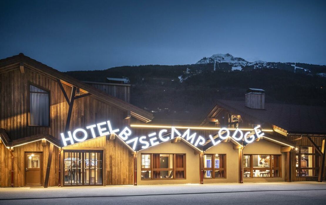 Base Camp Lodge Hotels