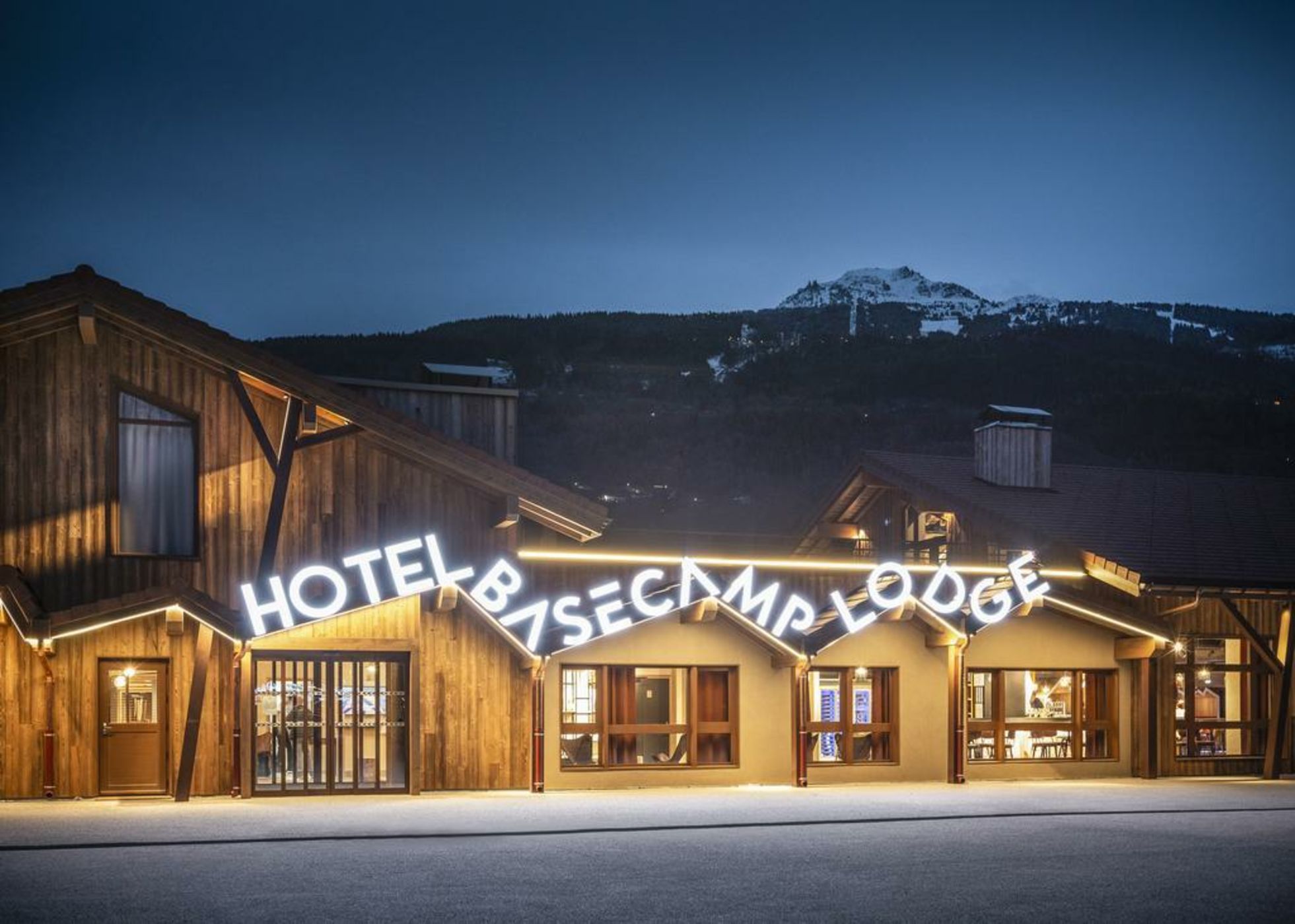 Base Camp Lodge Hotels