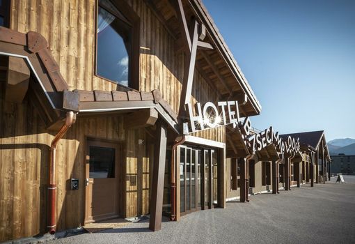 Base Camp Lodge Hotels