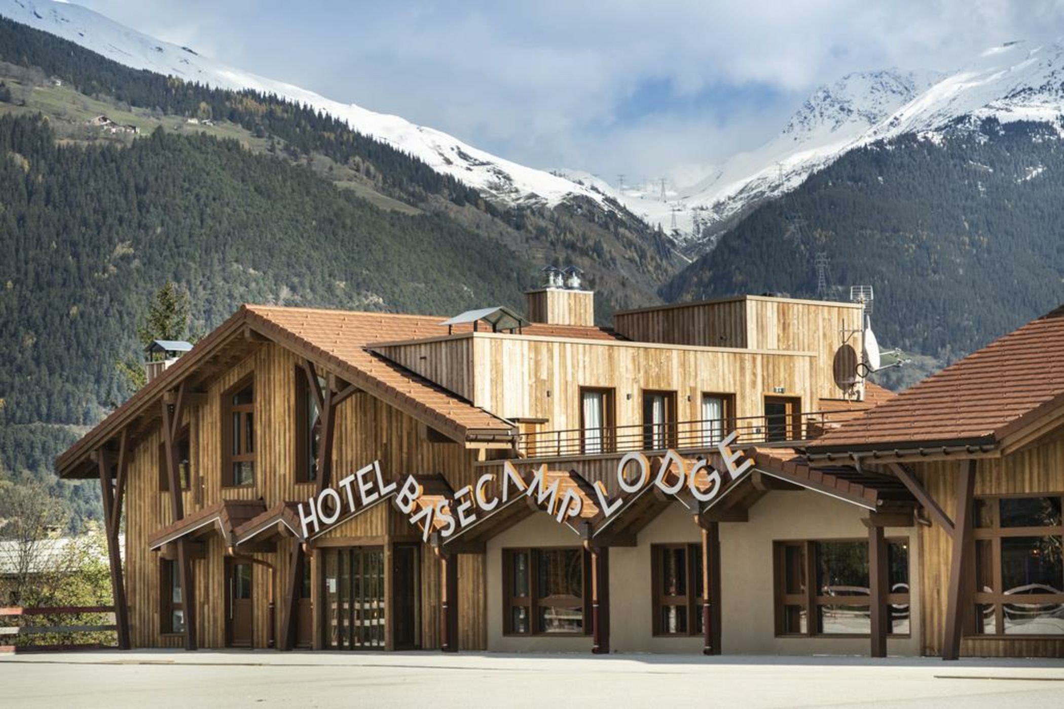 Base Camp Lodge Hotels