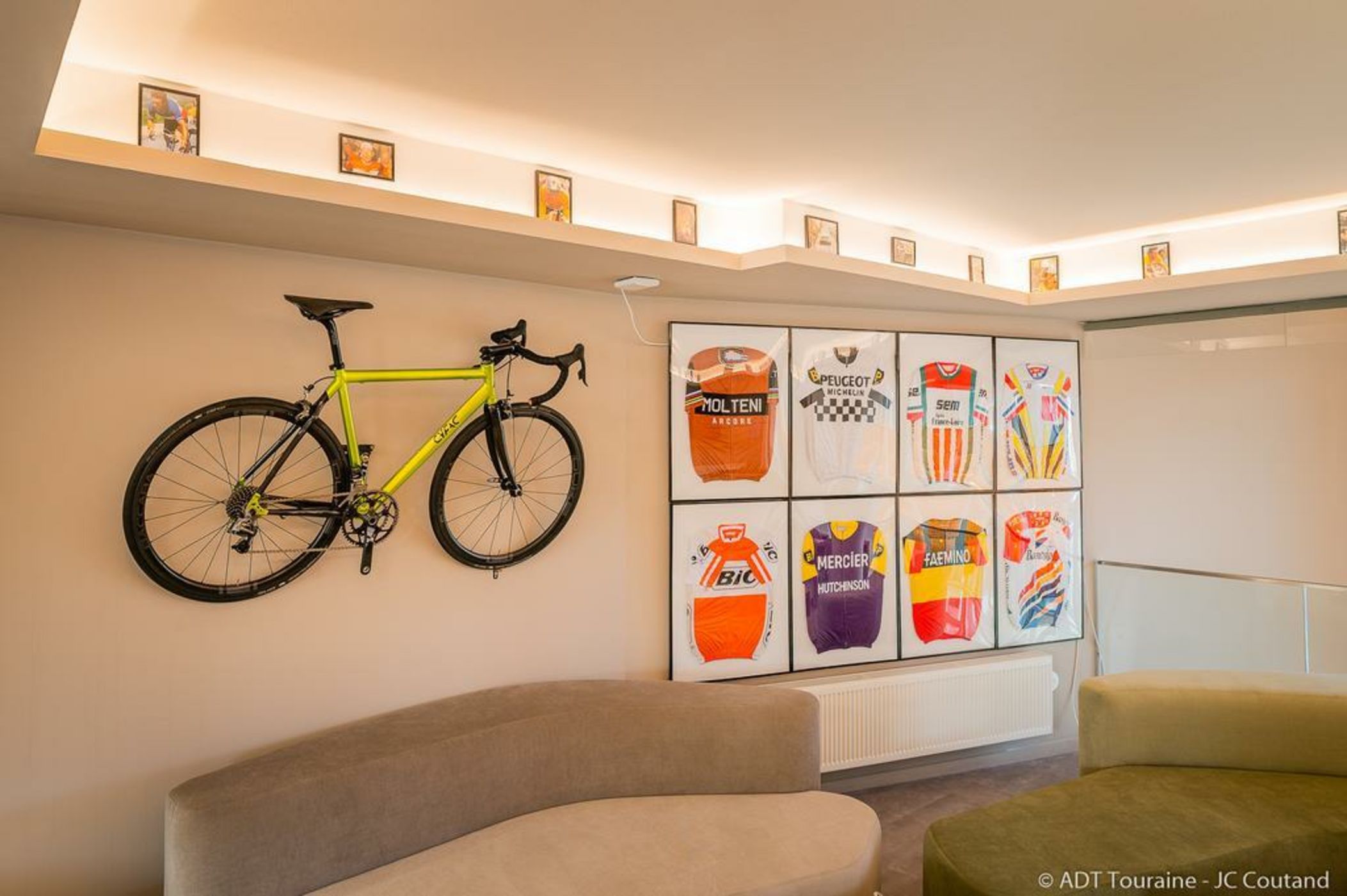 The People Hostel - Tours