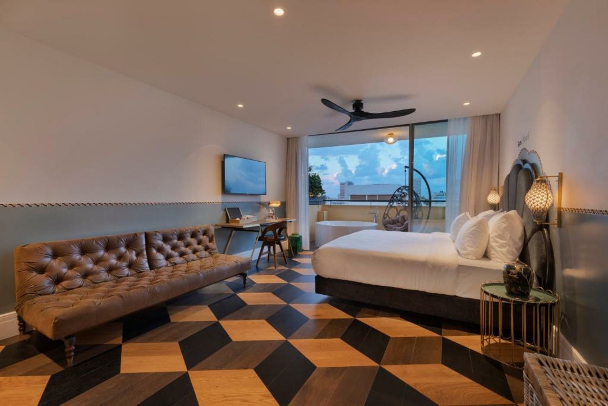 Sam&Blondi By 7Minds