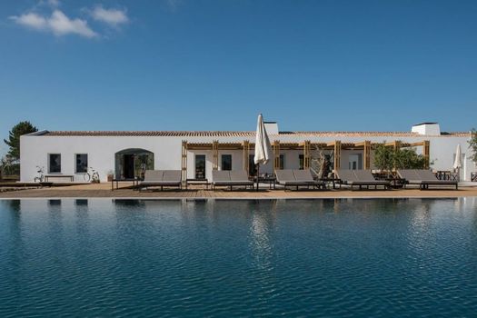 Craveiral Farmhouse by Belong Staying & Feeling