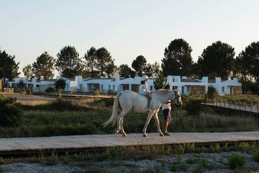Craveiral Farmhouse by Belong Staying & Feeling