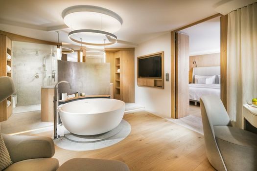 7132 Hotel