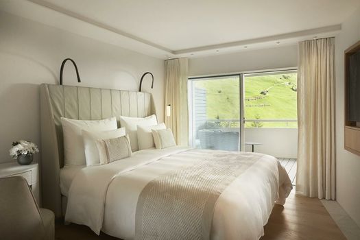 7132 Hotel