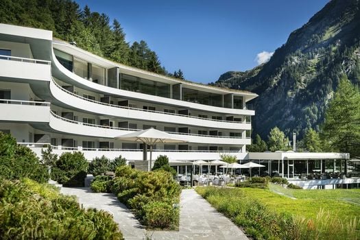 7132 Hotel