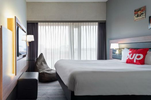 Moxy Amsterdam Houthavens