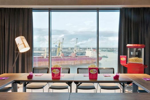 Moxy Amsterdam Houthavens