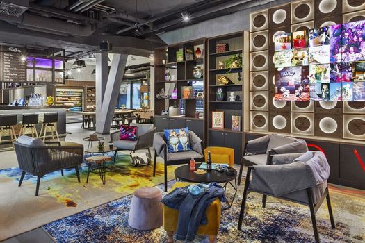 MOXY Lausanne City