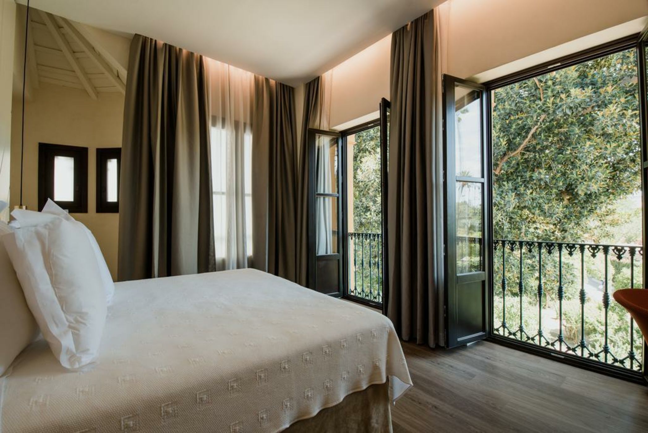 Suites Murillo Plaza Sta. Cruz