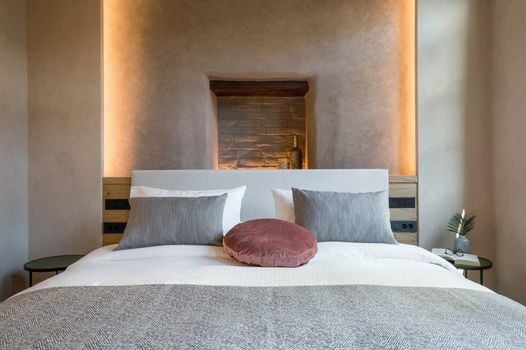 J&G Suites