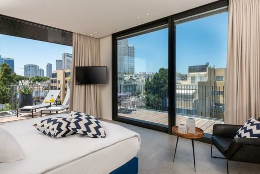 Shenkin Apartments by Master