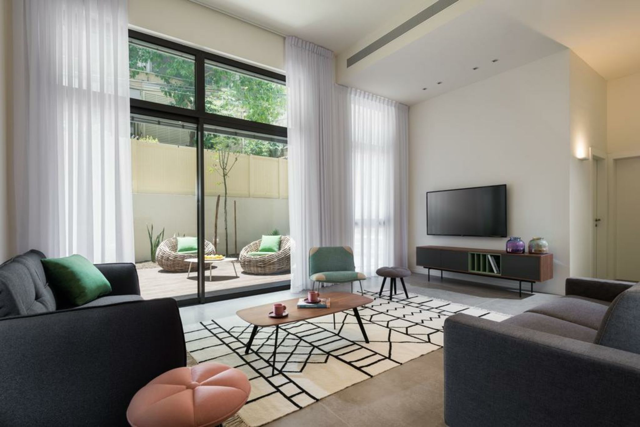 Shenkin Apartments by Master