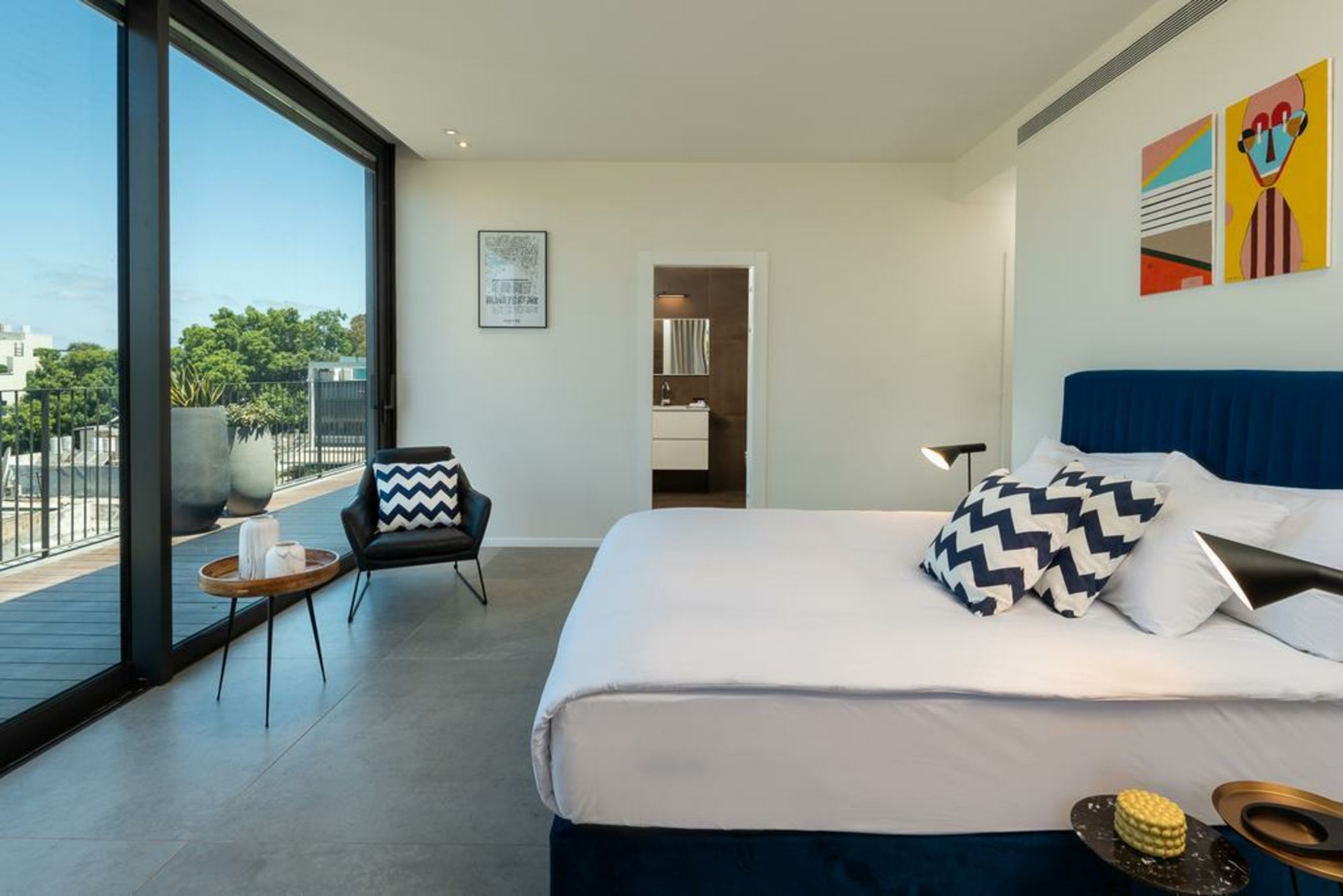 Shenkin Apartments by Master