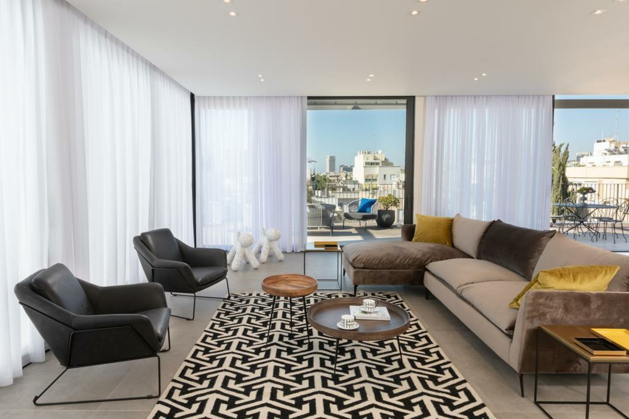 Shenkin Apartments by Master