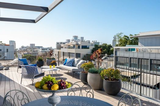Shenkin Apartments by Master