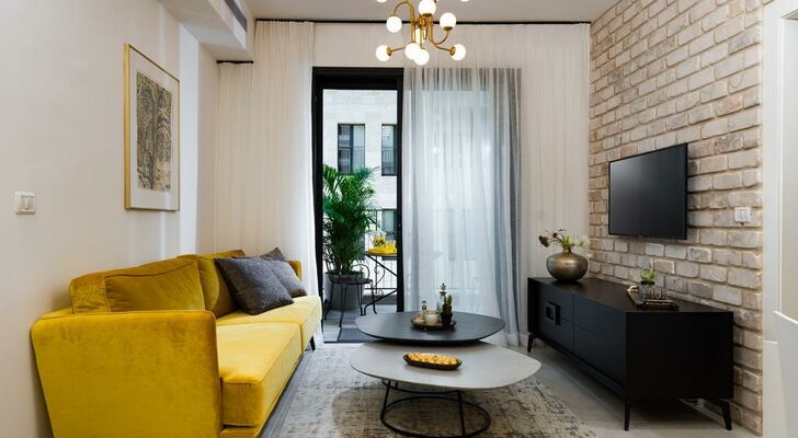 Stylish & Stunning Luxury 2BR Apt. W\Balcony