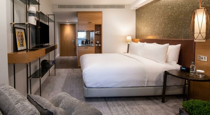 Lincoln Plaza London, Curio Collection By Hilton