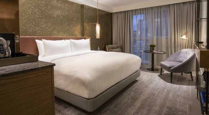 Lincoln Plaza London, Curio Collection By Hilton