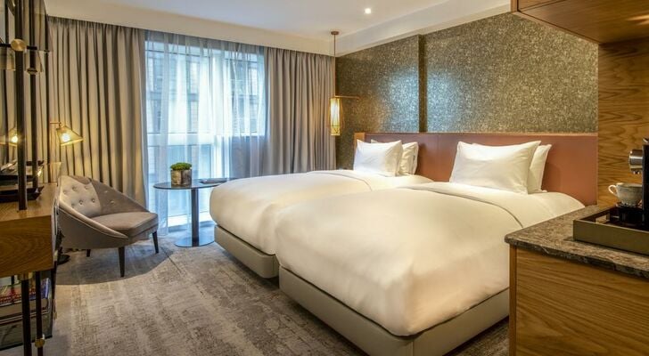 Lincoln Plaza London, Curio Collection By Hilton