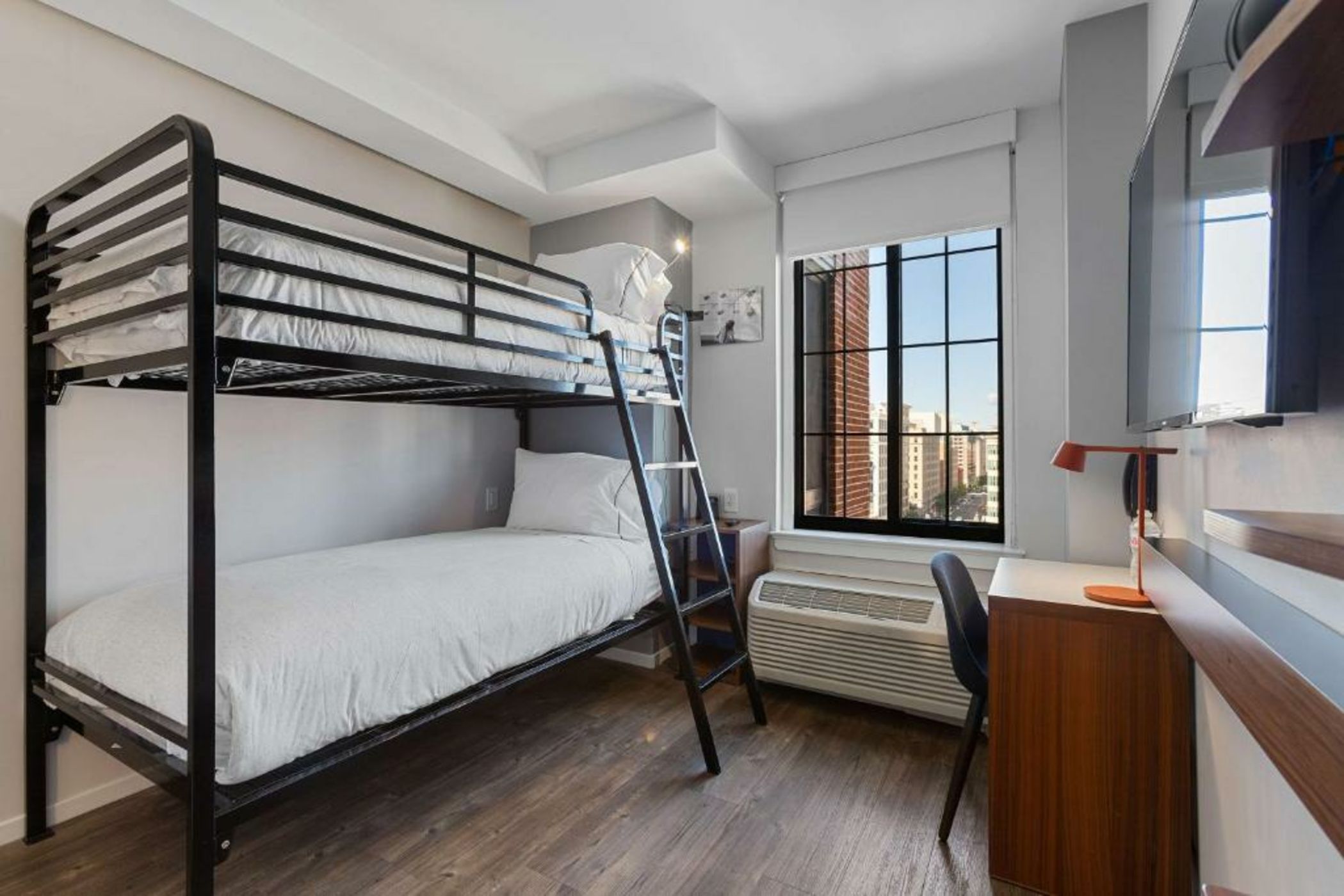 Motto by Hilton Washington DC City Center