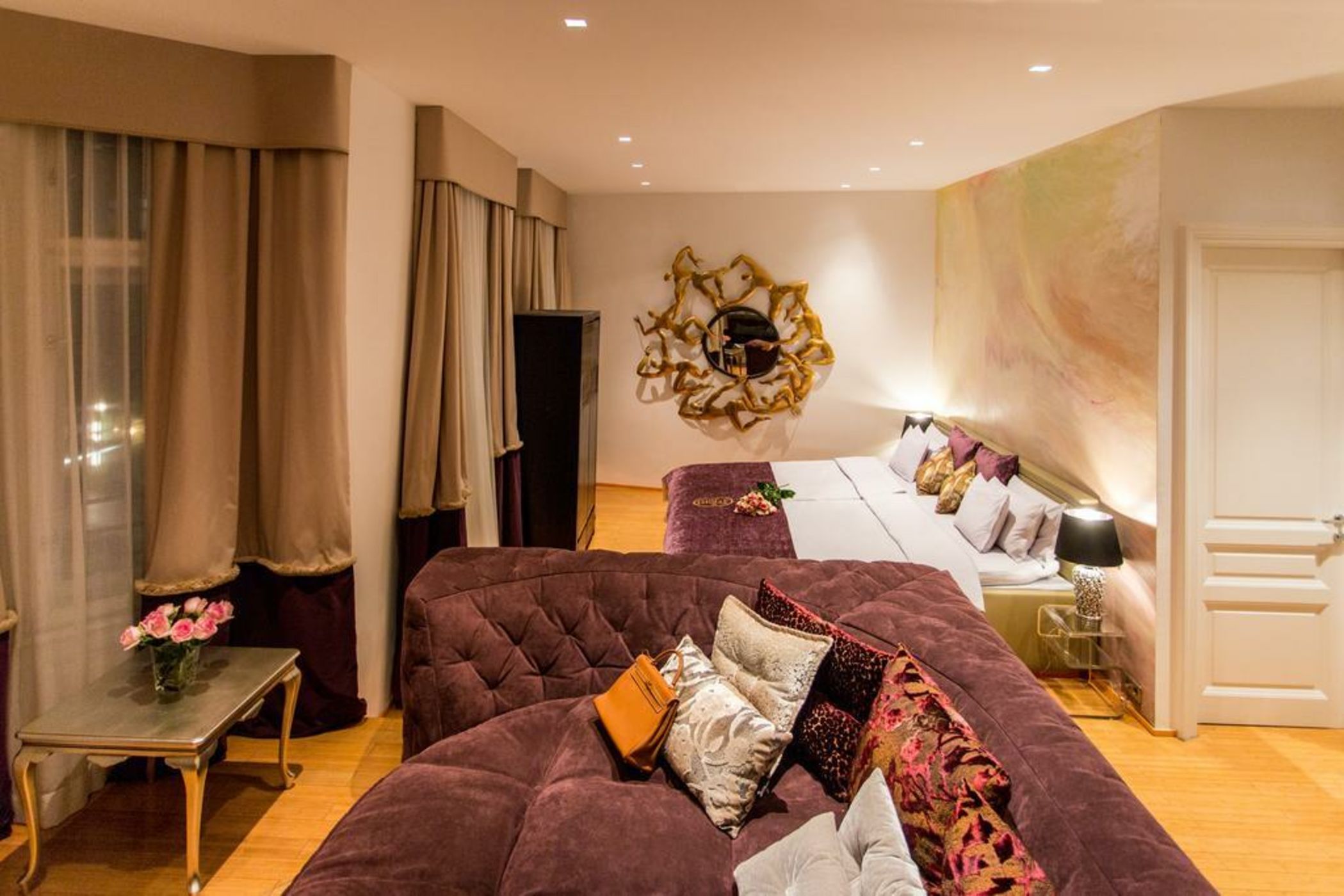 House of Time - Fancy Suites