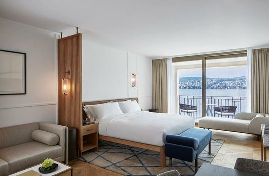 ALEX - Lakefront Lifestyle Hotel & Suites