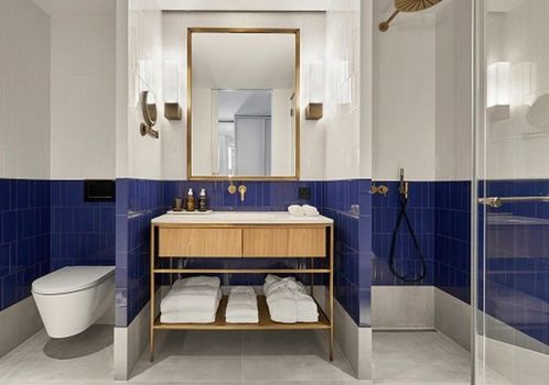 ALEX - Lakefront Lifestyle Hotel & Suites
