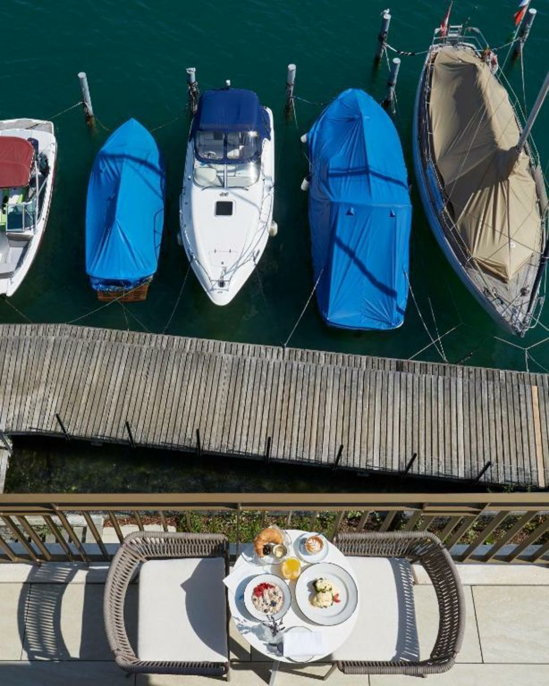 ALEX - Lakefront Lifestyle Hotel & Suites