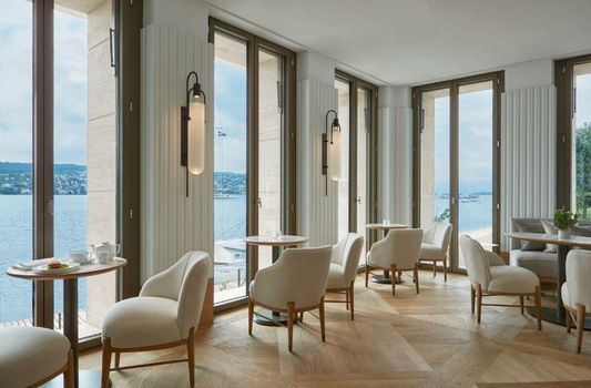 ALEX - Lakefront Lifestyle Hotel & Suites