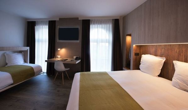 Flanders Hotel