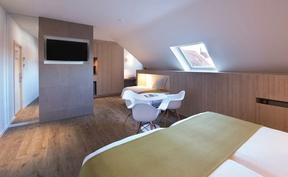 Flanders Hotel