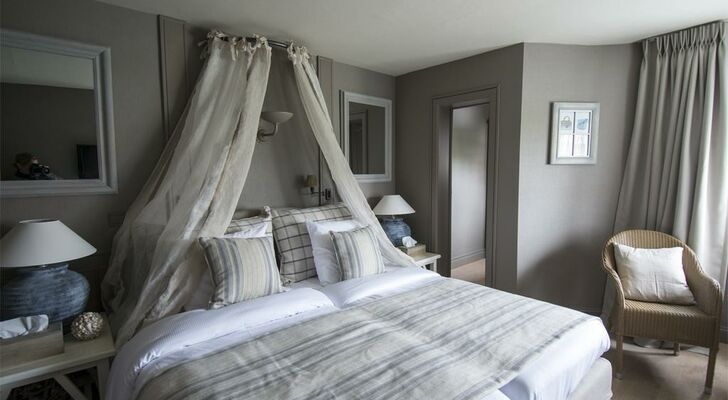 Lebeau Hotel