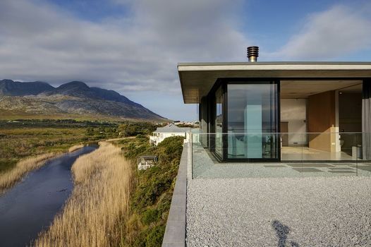 Restio River House