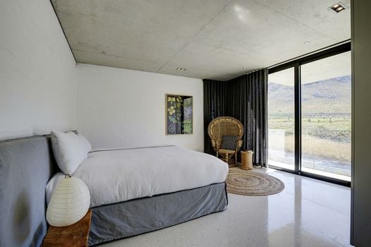 Restio River House