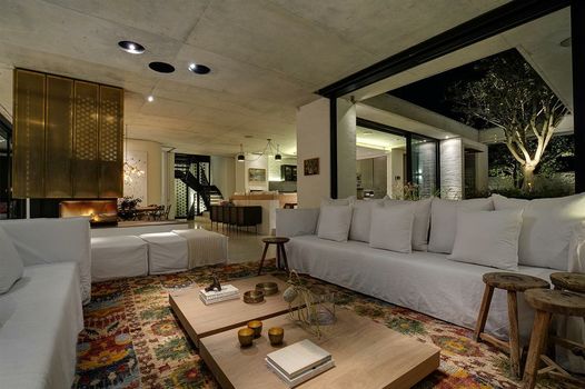 Restio River House