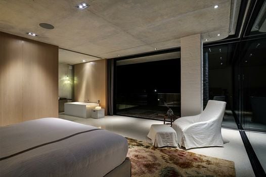 Restio River House