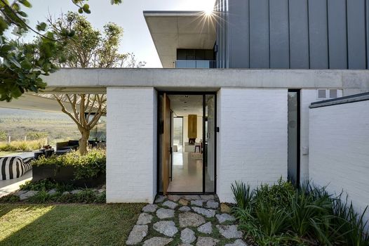 Restio River House