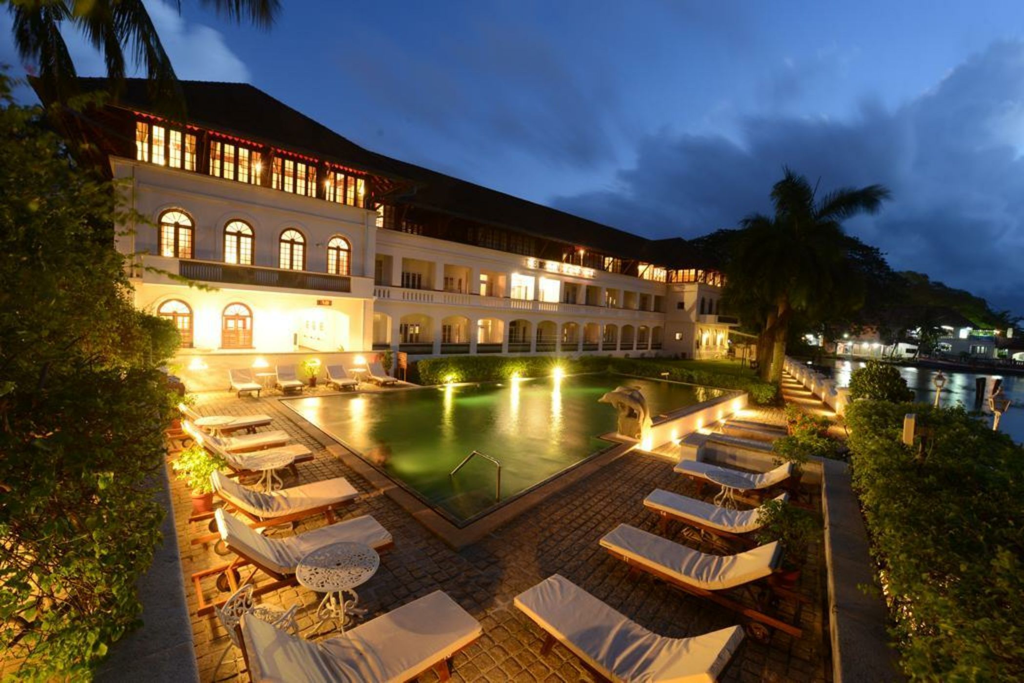 Brunton Boatyard - CGH Earth