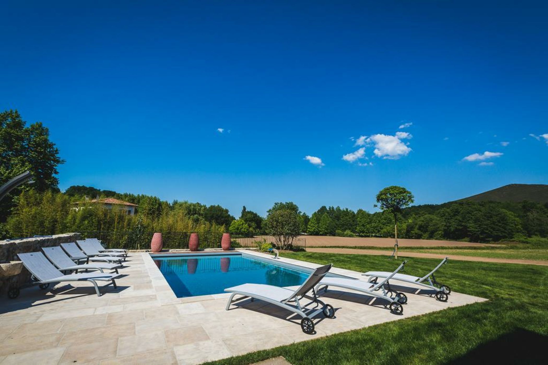 AUTHENTIQUE KEYWEEEK Villa with pool mountain view & Fireplace in Ascain