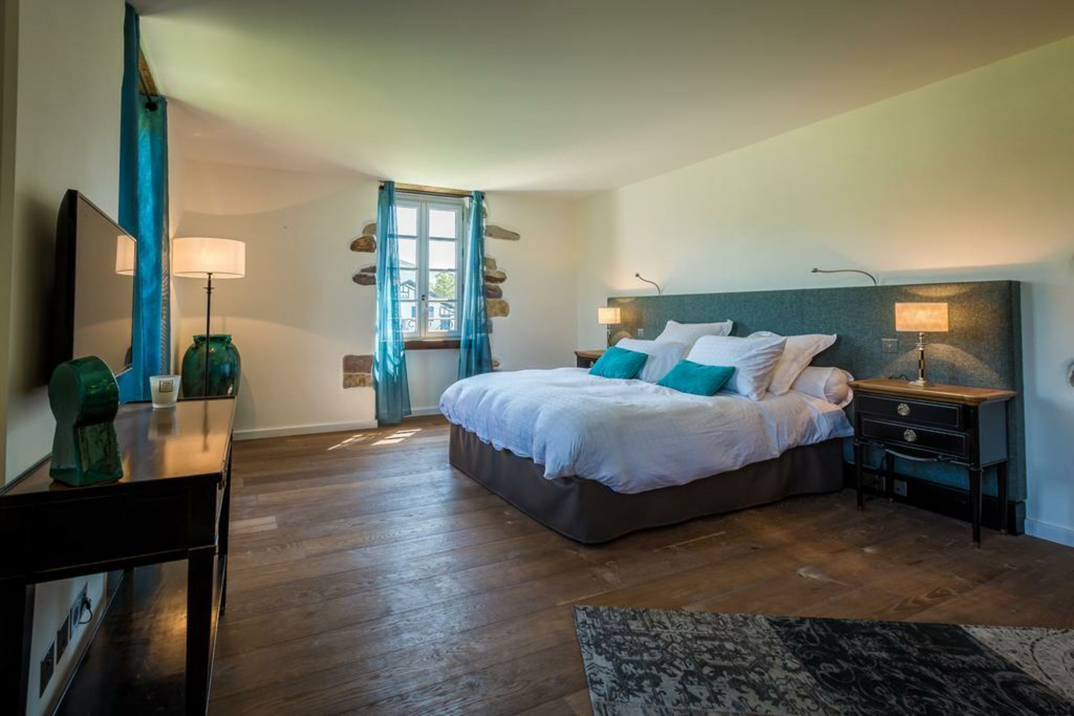 AUTHENTIQUE KEYWEEEK Villa with pool mountain view & Fireplace in Ascain