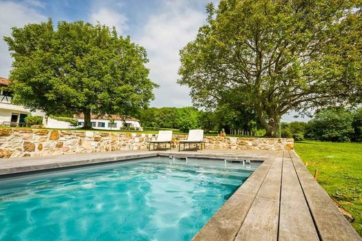 RETREAT KEYWEEK House with Character Pool Fireplace and Garden