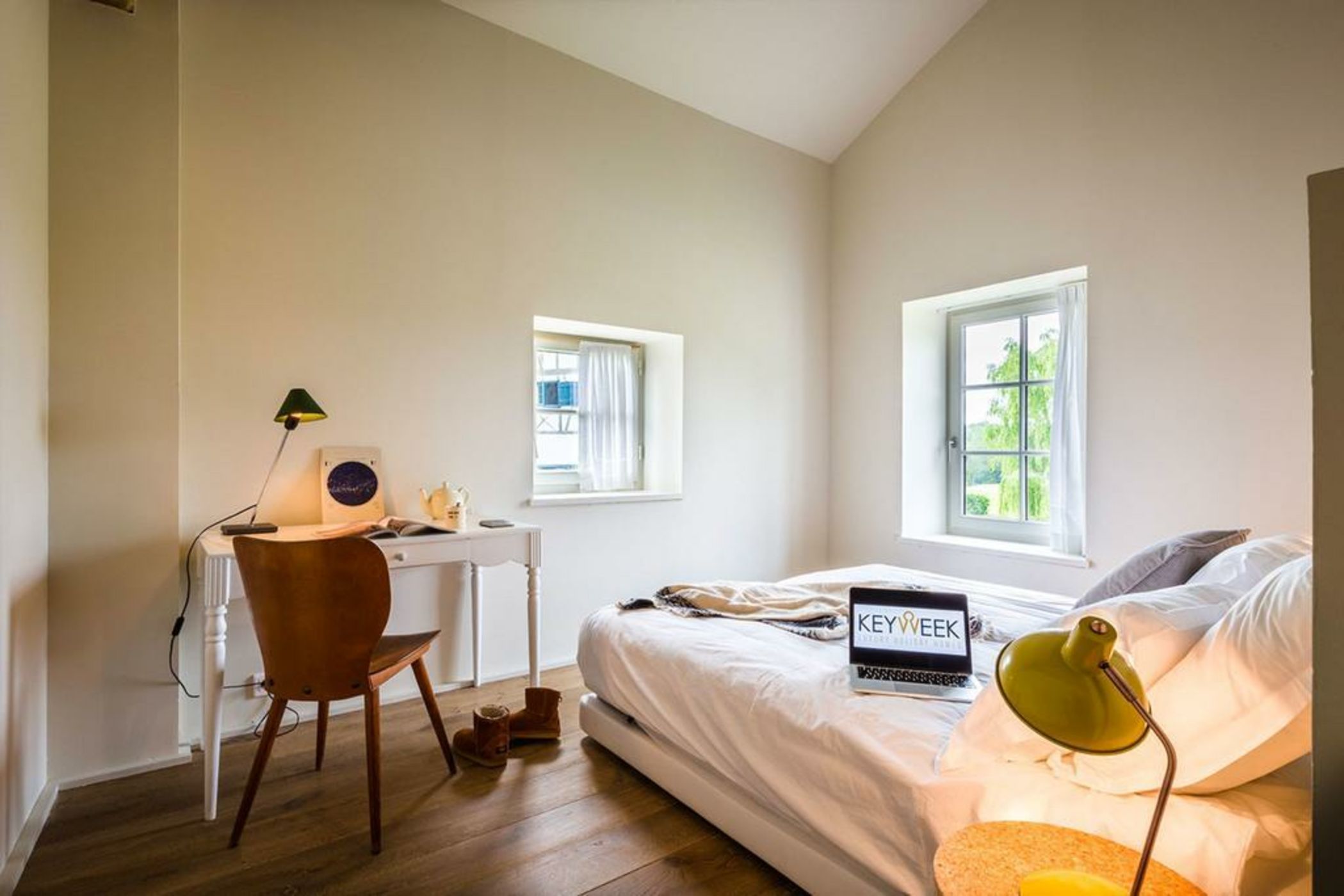 RETREAT KEYWEEK House with Character Pool Fireplace and Garden