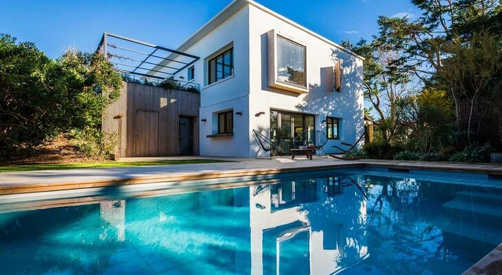 Design Villa with Pool, Fireplace near the Beach in Bidart