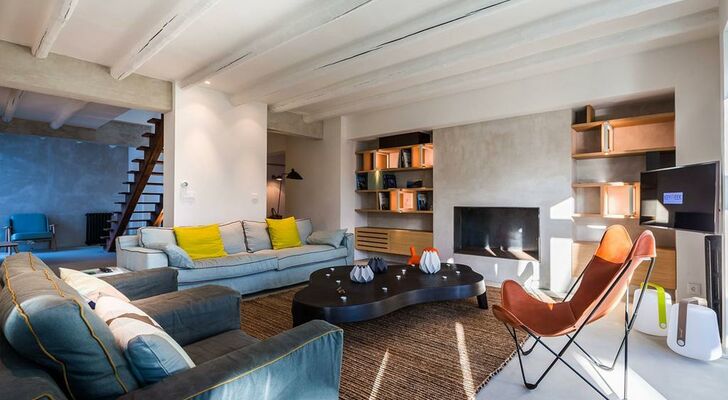 Design Villa with Pool, Fireplace near the Beach in Bidart