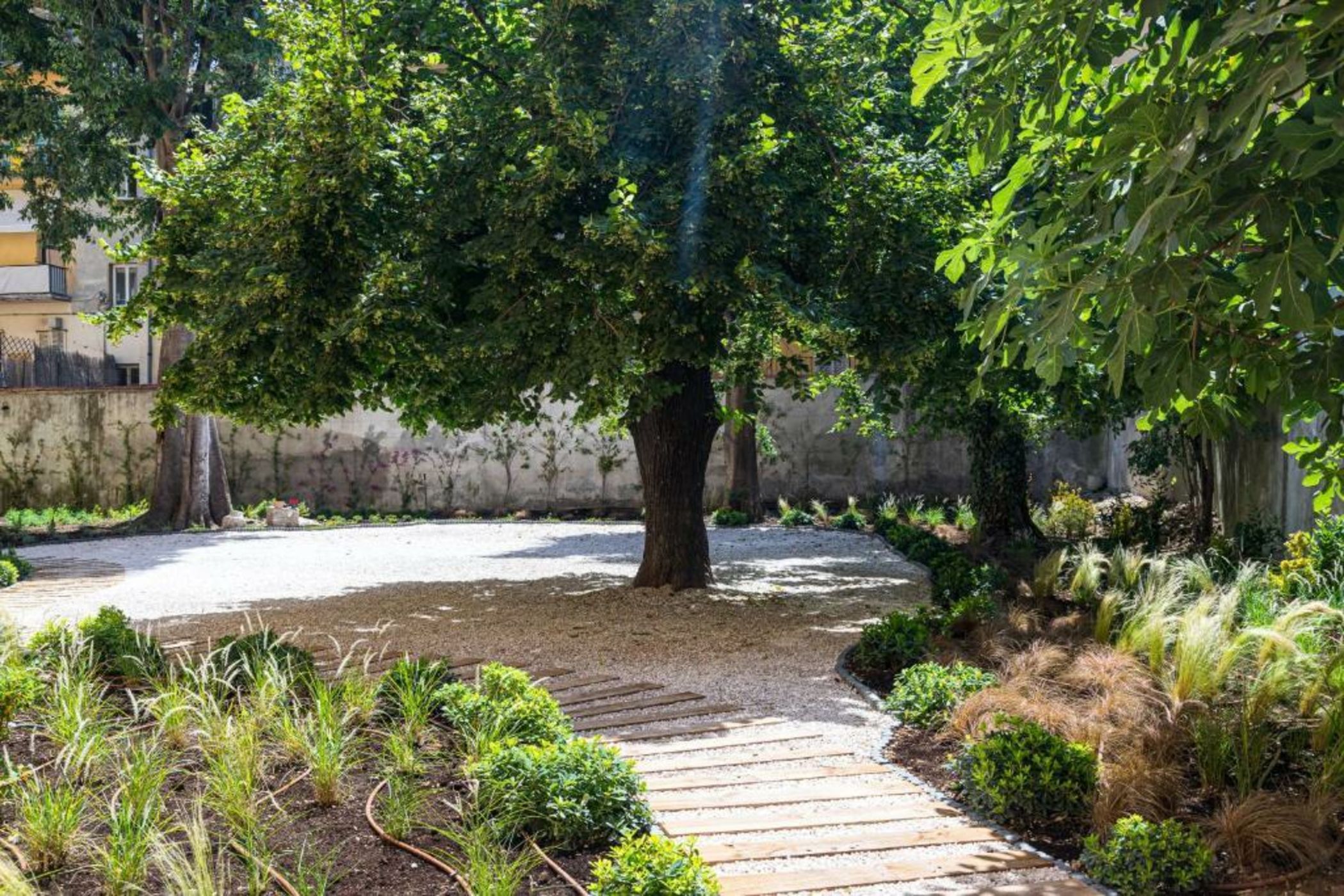 L'Abeille - Boutique Apartments