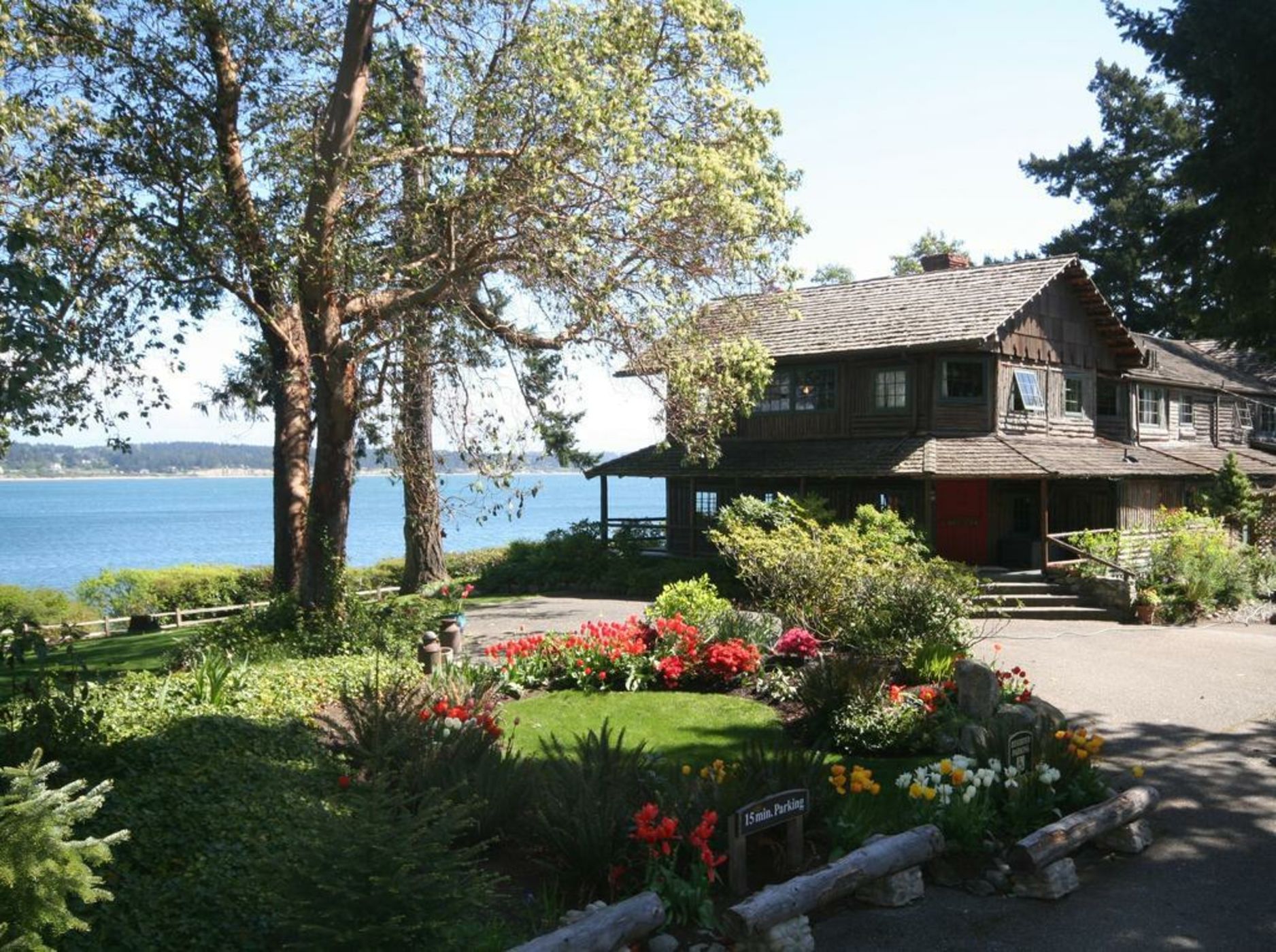 Captain Whidbey Inn