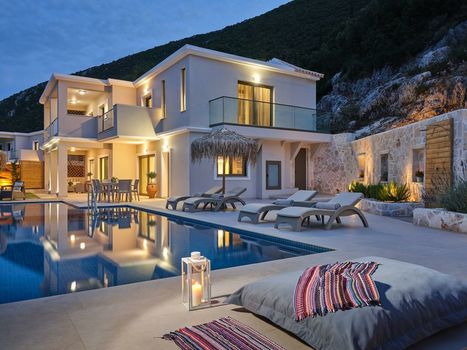 Artemis Villas